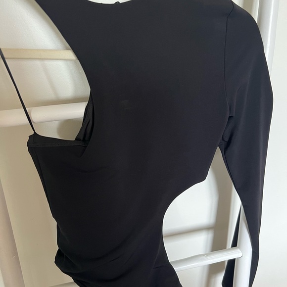 Dynamite asymmetrical one sleeve bodysuit - Picture 5 of 7